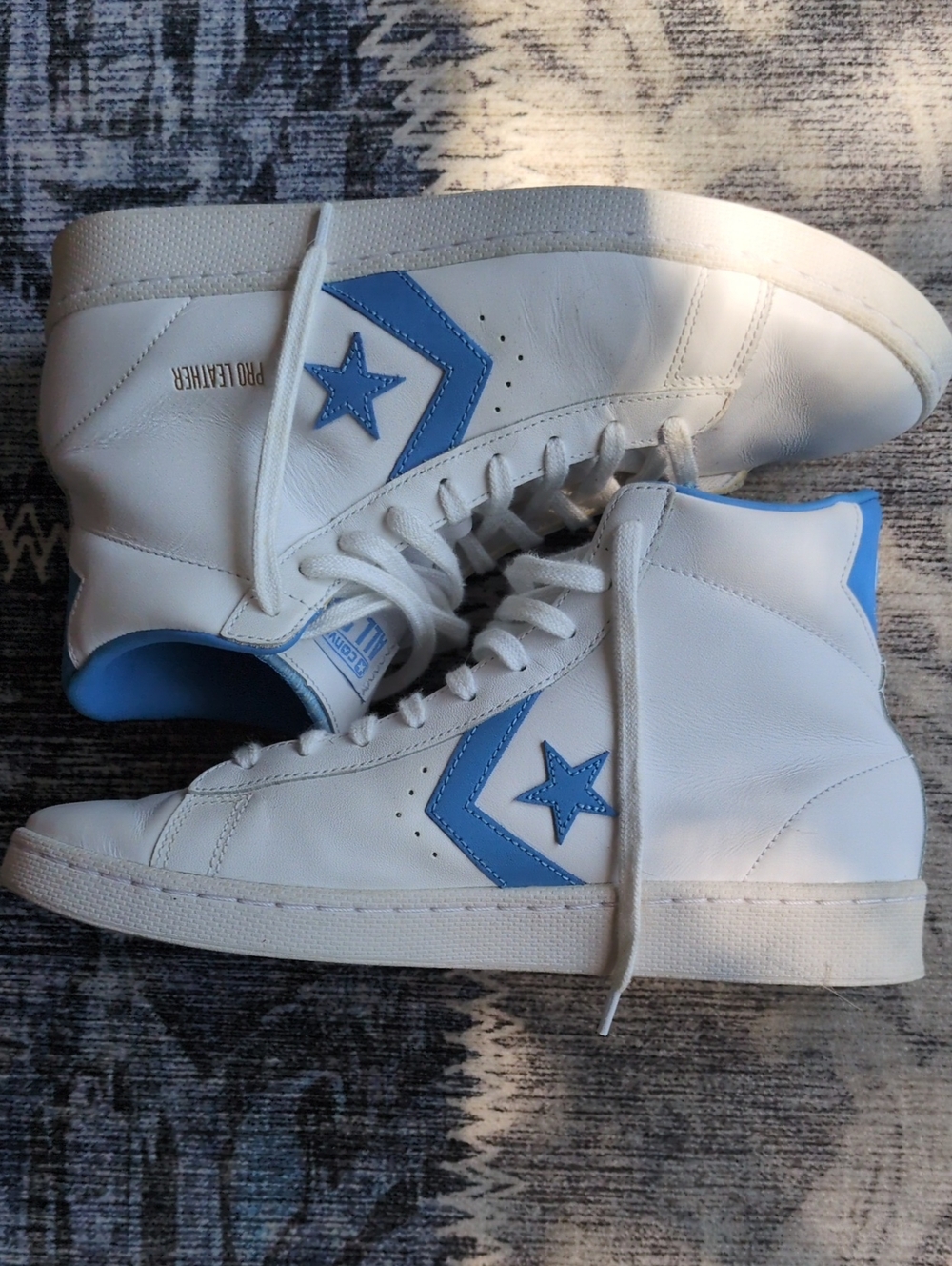 Converse Pro Leather Mid Top - White with Light Blue. Michael Jordan UNC years